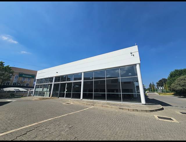 4,695M² SHOWROOM TO LET IN BRUMA